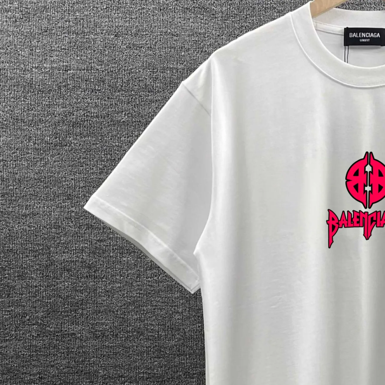 Bale* * 2026 New Arrival logo t Same Style ：Black White Red Size： S （90-130 ） M （120-150 ） L （140-165 ） XL （160-180 ） XXL （180-210 ）